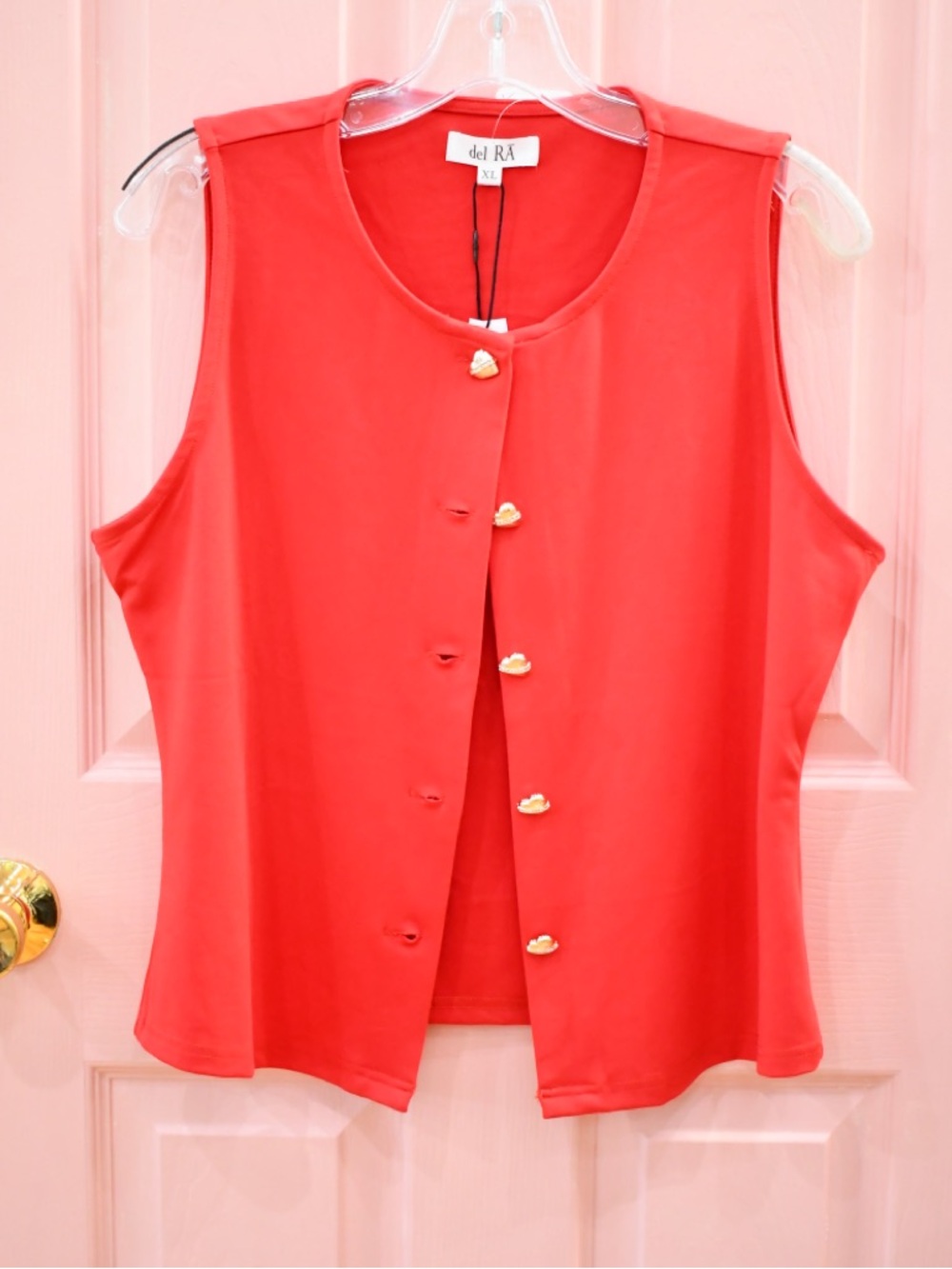 NWT✨ Red with Gold Heart Shaped Button Tank Top